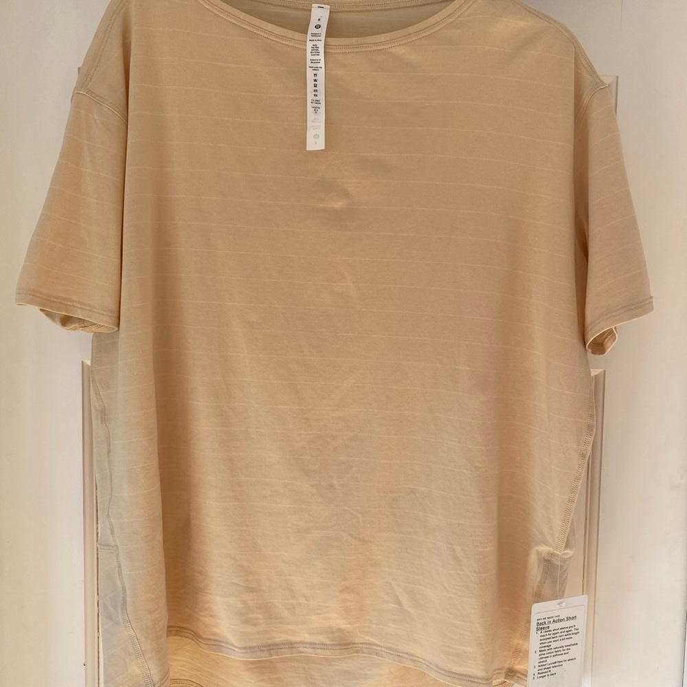 Lululemon Back in Action short sleeve top shirt